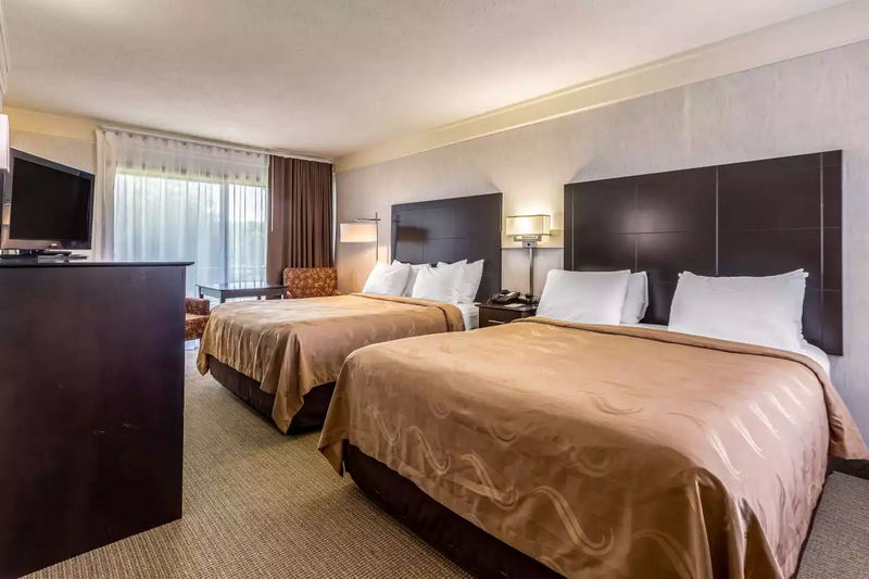 Quality Inn Lakefront (Heritage Inn Motel) - From Choice Motels Website